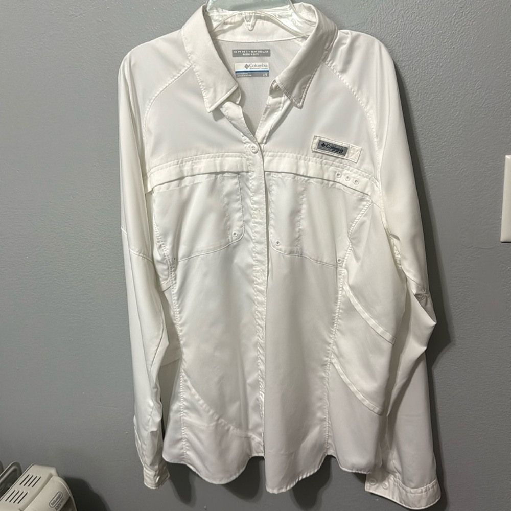Columbia Omni-Shield (blood’n guts) sports shirt. White.